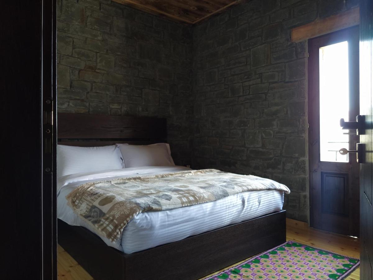 Chri Chri Guesthouse Permet Ngoại thất bức ảnh