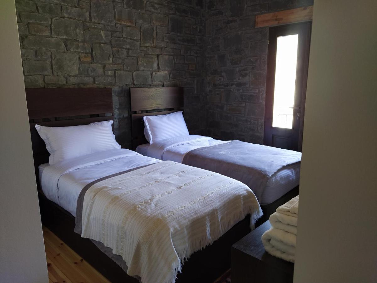 Chri Chri Guesthouse Permet Ngoại thất bức ảnh