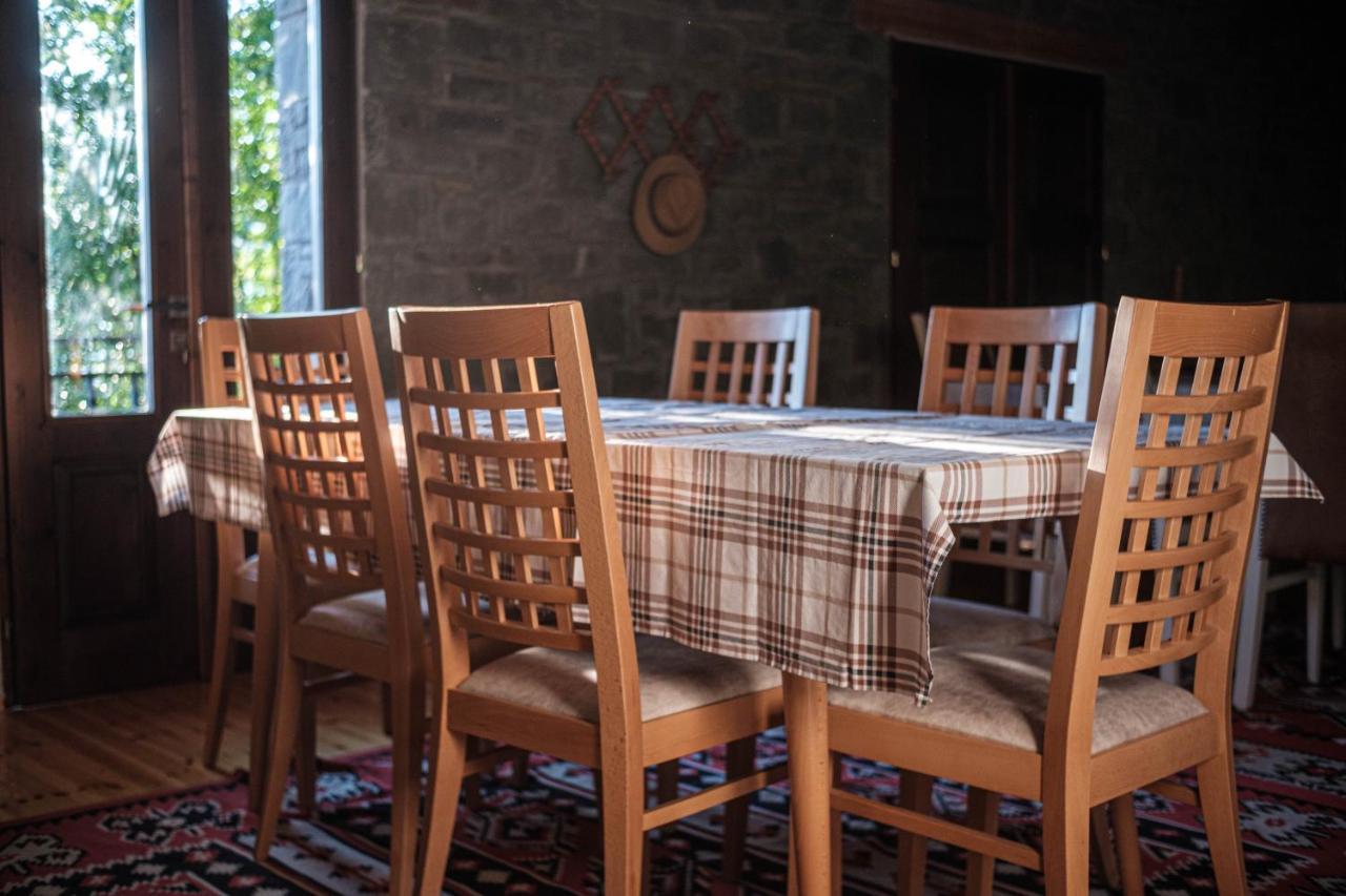 Chri Chri Guesthouse Permet Ngoại thất bức ảnh